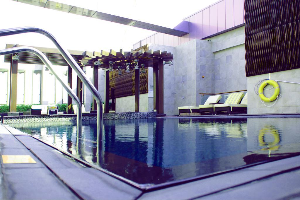 Halo Hotel Дубай Экстерьер фото