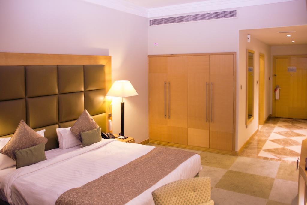 Halo Hotel Дубай Экстерьер фото