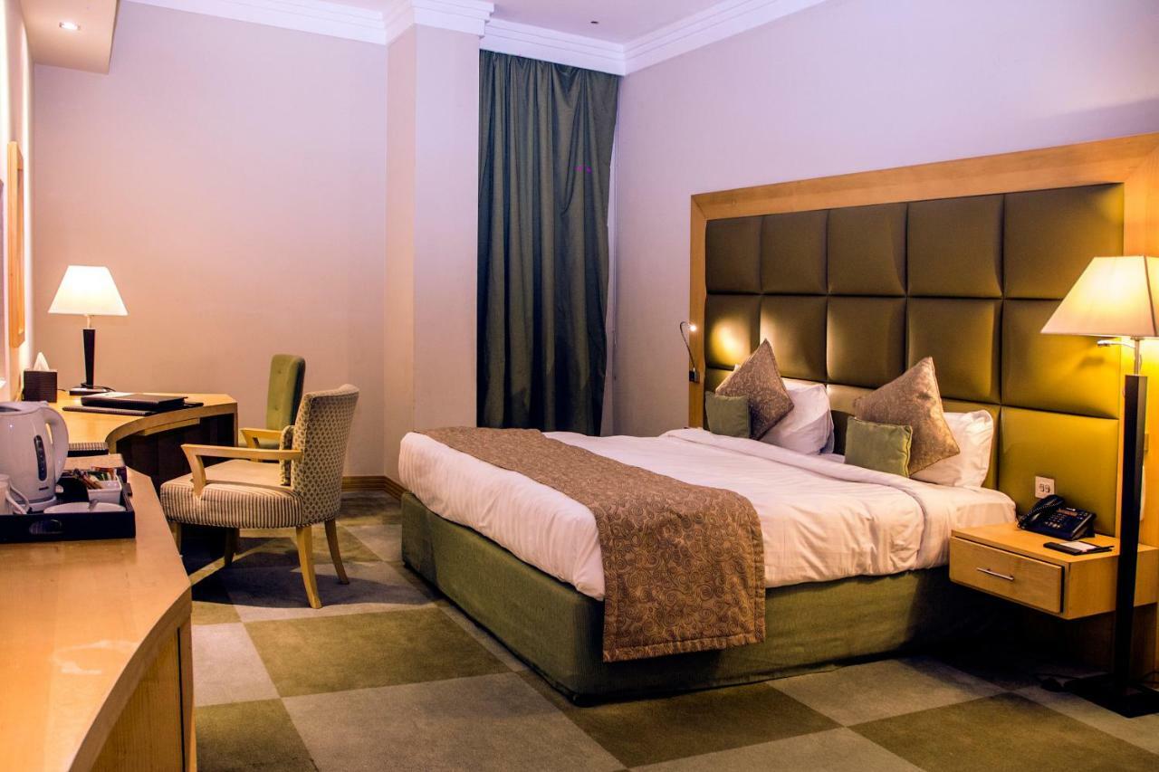 Halo Hotel Дубай Экстерьер фото